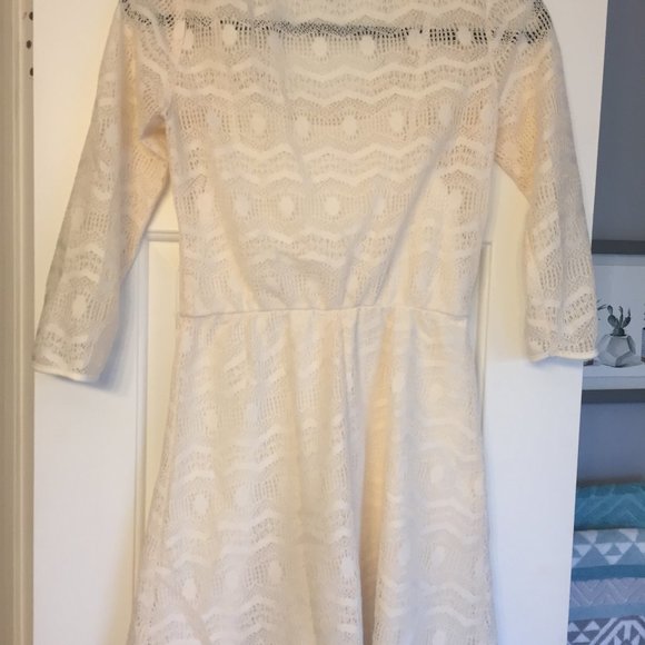 Off White Lace Dress - Picture 2 of 3